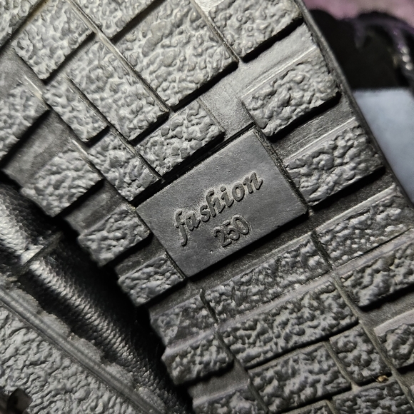 Fashion 250 Size 9 Black Suede Patch Design Booties - Picture 8 of 8